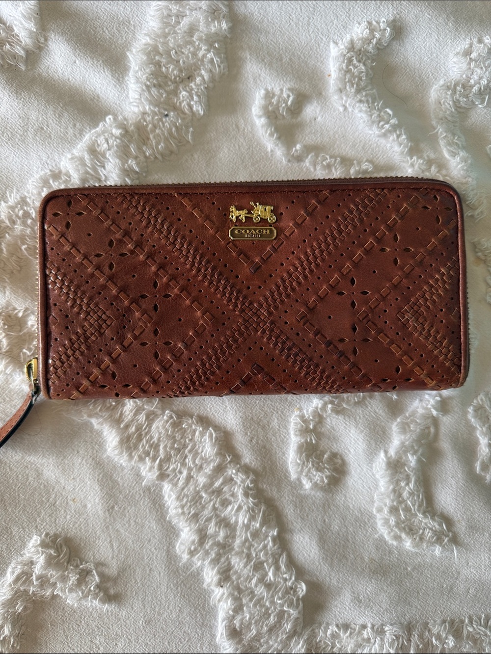 GORGEOUS Coach Perforated Leather Zip Wallet - Chestnut Brown with Gold Hardware